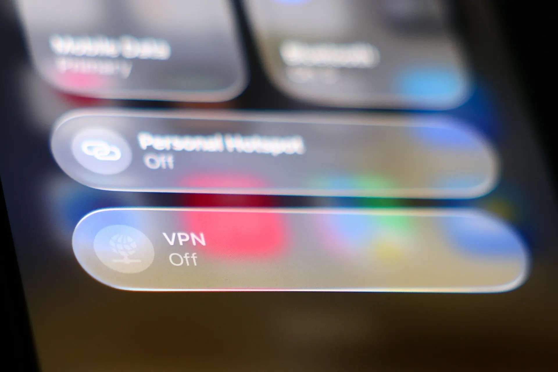 После требований ограничивать доступ через VPN часть сайтов и приложений снова открываются для некоторых пользователей, но доступ остаётся фрагментарным и зависит от конкретного сервиса и используемого VPN.