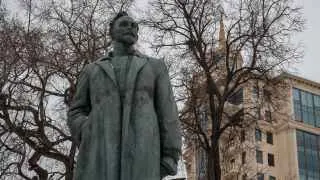 Президент России присвоил Академии ФСБ почетное наименование в честь Феликса Дзержинского, основателя ВЧК и организатора красного террора, вернув имя, снятое после распада СССР.