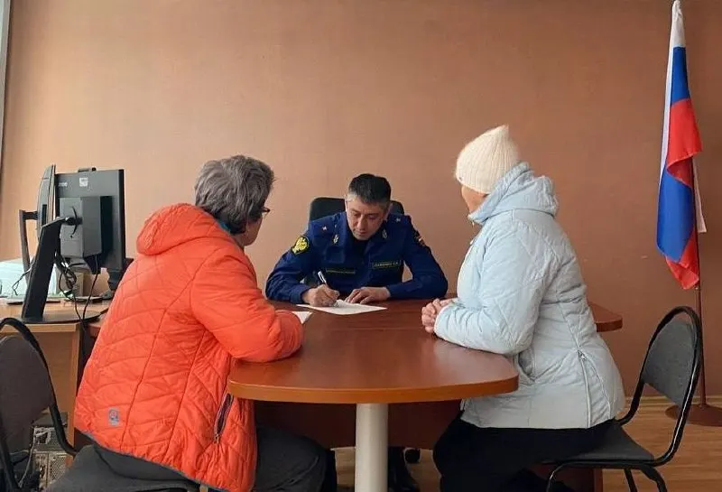 По предложению президента сенаторы направили Сергея Паволина на аналогичную должность в Иркутской области. Он возглавлял надзор в Мурманске с 2021 года; в Иркутске ожидают, что он займется проблемами ЖКХ.
