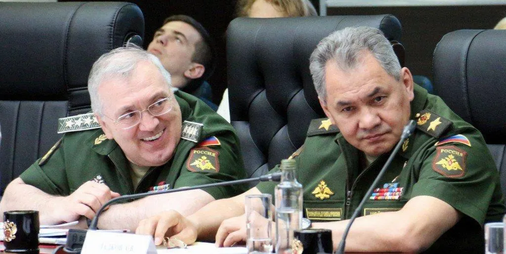 Московский суд удовлетворил иск Генпрокуратуры: в доход государства обращены деньги и недвижимость бывшего первого заместителя министра обороны и членов его семьи на сумму 5,5 млрд рублей.