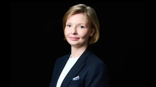 С 1 сентября администраторы доменов в зонах .ru, .рф и .su обязаны пройти идентификацию через портал «Госуслуги». Новые правила — не только техническое изменение: бизнесам стоит пересмотреть управление цифровыми активами и подготовить портфели доменов.