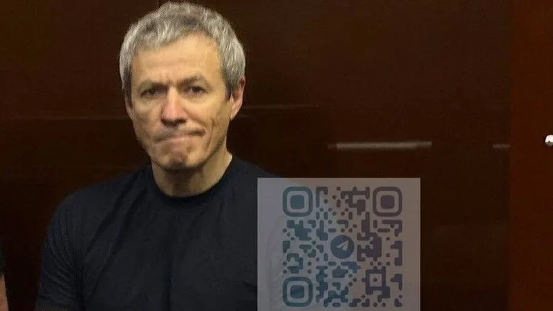 Суд постановил арестовать весь пакет акций «Русагро» в рамках иска Генеральной прокуратуры. Надзорное ведомство оценивает их стоимость в более чем 1,174 млрд рублей; рассмотрение иска о конфискации назначено на 5 мая.