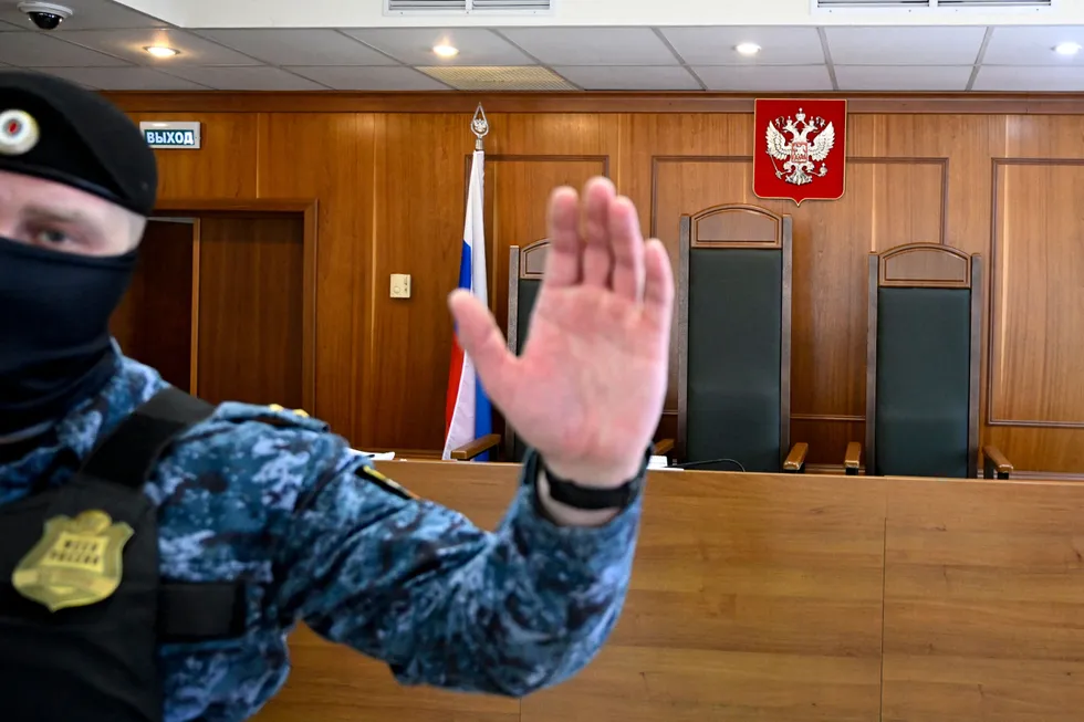 В конце апреля Судебный департамент удалил из открытого доступа статистику о судимости с 2005 года. Это лишило исследователей и правозащитников одного из ключевых инструментов для анализа репрессий, отправки обвиняемых на войну и изменений в практике судов.
