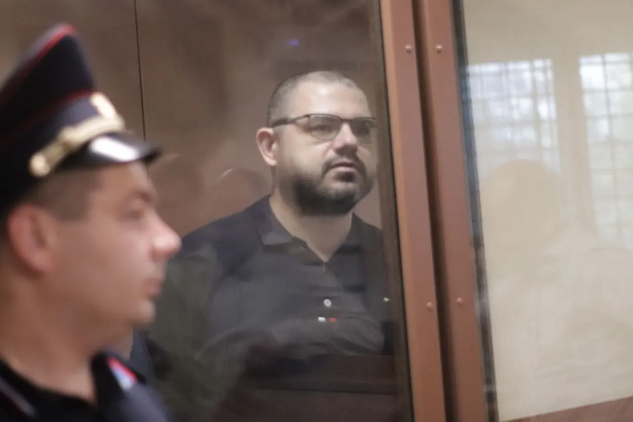 Следствие предъявило чеки на покупку бытовой техники и мебели как подтверждение хищения в деле главы рязанского отделения «Яблока». Сам обвиняемый и его защиты считают эти доказательства сомнительными.