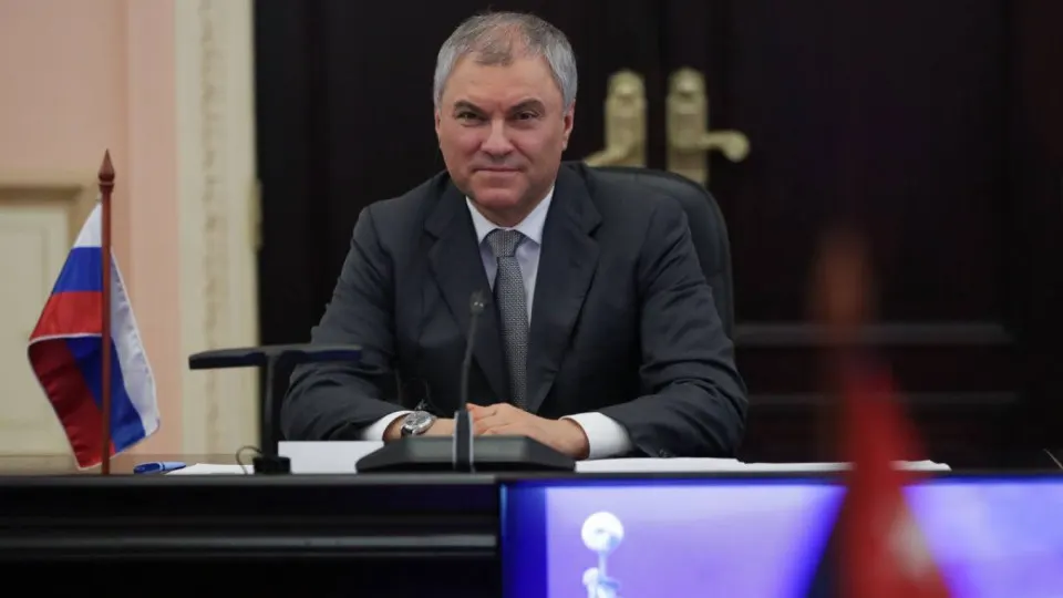 Вячеслав Володин заявил, что использование западных спутников и вооружения против гражданских объектов может вынудить Россию применить «оружие, которое не оставит следа». Заявления последовали за атакой на Старобельск и последующими ударами по Киеву.