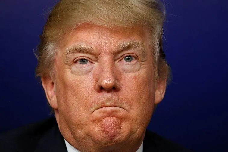 Президент США Дональд Трамп отверг ответ Ирана на предложенный американский план урегулирования, после чего выросли цены на нефть; стороны обменялись требованиями и уступками при посредничестве Пакистана.
