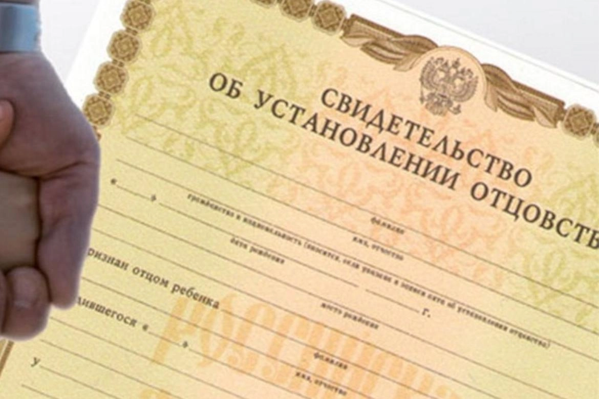 Суд в Москве назначил от трёх до шести лет лишения свободы и крупные штрафы участникам преступной группы, организовавшей легализацию мигрантов через фиктивные браки и поддельные документы. По данным следствия, через схему прошло не менее 2,5 тыс. человек, а общий доход превысил 300 млн рублей.
