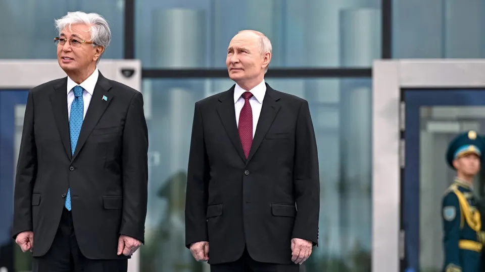 Российский экспортный кредит покроет большую часть расходов на строительство первой казахстанской атомной станции у озера Балхаш — два реактора оценены в ~$16,4 млрд, пуск первого блока намечен на 2034 год.