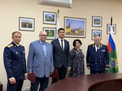 С 2026 года профильные кадетские классы появятся в Великих Луках и Опочке; ранее сообщалось о создании похожего класса в Псковском гуманитарном лицее.
