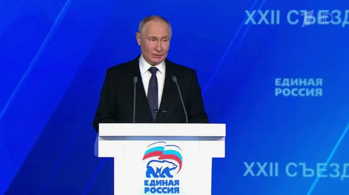 Кремль не исключает участия президента в первом этапе партийной кампании, что может поднять рейтинг «Единой России» на фоне снижения поддержки. Маловероятно, что он возглавит список кандидатов.