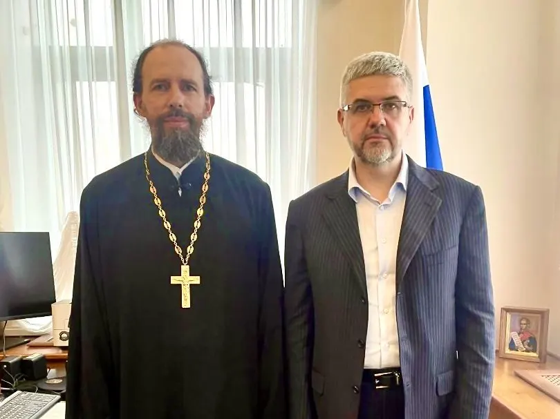 Вадим Баланин сообщил на Петербургском международном юридическом форуме, что сожительство без официальной регистрации брака рассматривается как прямая угроза безопасности страны; ведомство ведёт мониторинг и готовит предложения по изменению Семейного кодекса.