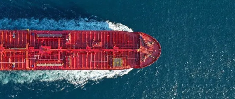 Евросоюз расширил полномочия военно‑морской операции IRINI: корабли ЕС теперь смогут задерживать танкеры, что нацелено на ограничение финансовых потоков, связанных со «СВО».