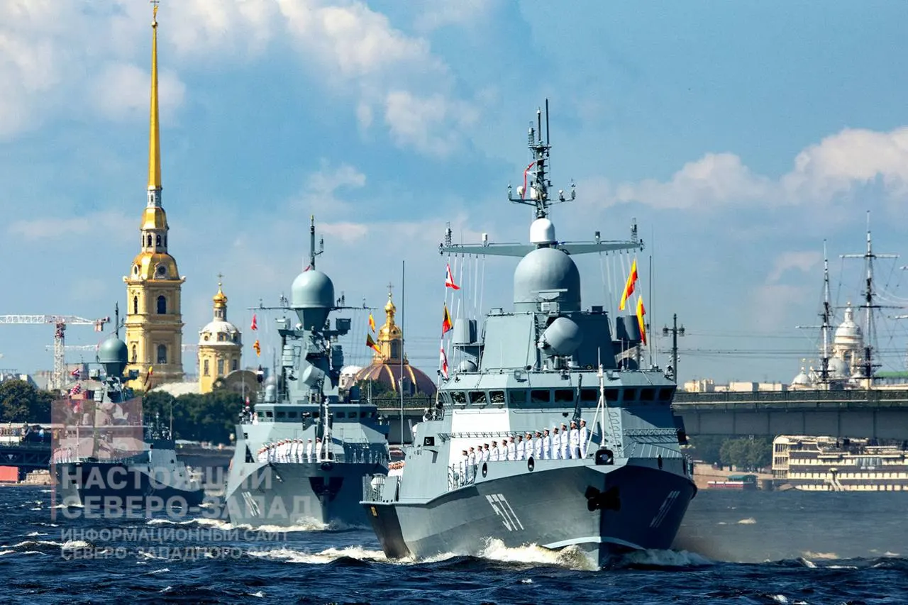 Минобороны не планирует проводить главный парад ко Дню ВМФ в Санкт-Петербурге — это уже вторая подряд отмена; ранее мероприятия проходили в сокращённом формате.