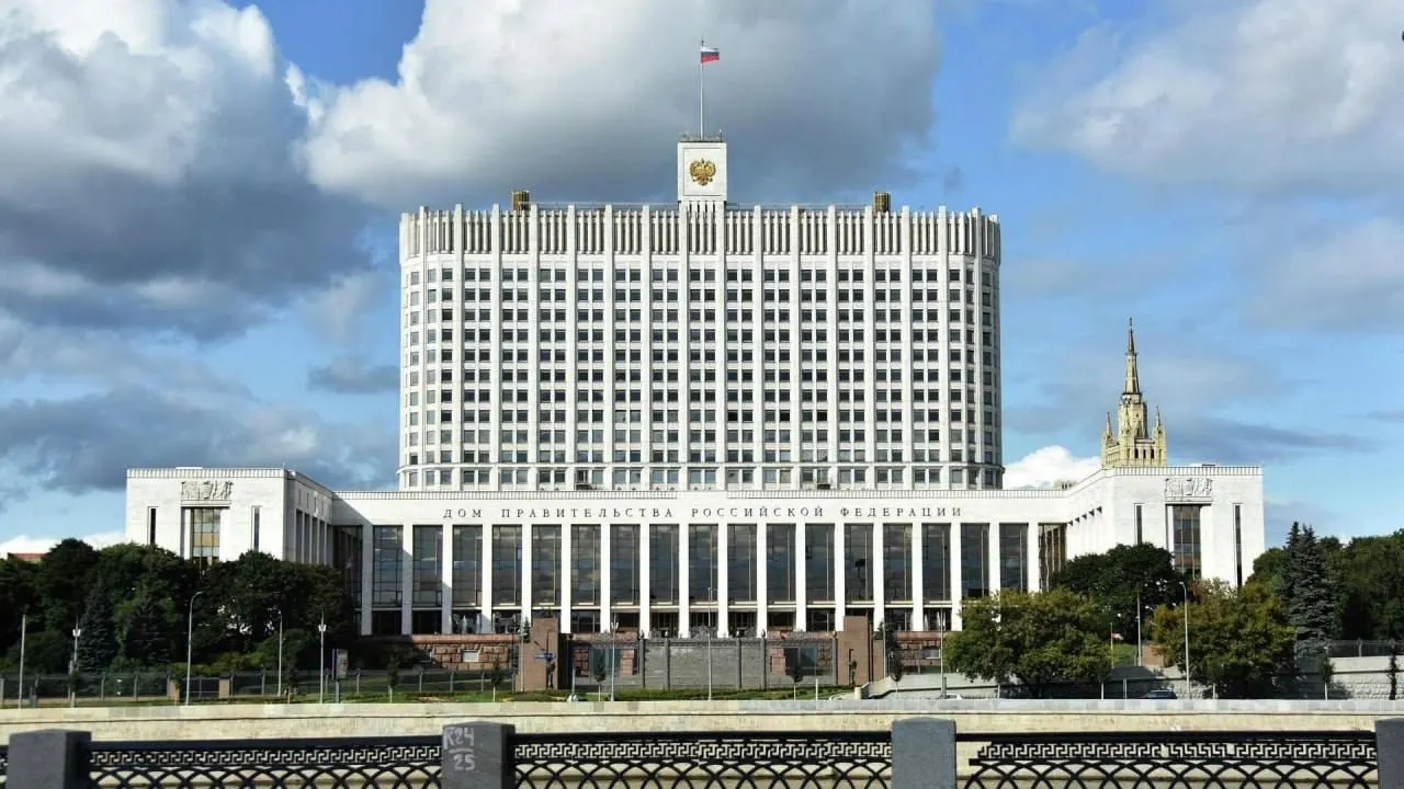 Правительство раскритиковало законопроект о частичной или полной компенсации утильсбора для семей с тремя и более детьми, указав на дополнительные расходы и отсутствие источников финансирования.