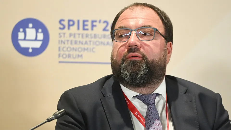 Минцифры планирует внедрить механизмы возрастной идентификации на онлайн‑платформах. Эксперты предупреждают о рисках утечек персональных данных и дополнительных расходах для сервисов.