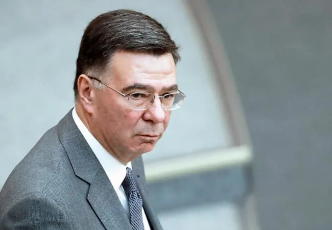 Заместитель министра иностранных дел Александр Панкин на Петербургском международном экономическом форуме заявил, что устойчивость экономики России доказывает её живучесть и опровергает ярлык «бензоколонка».