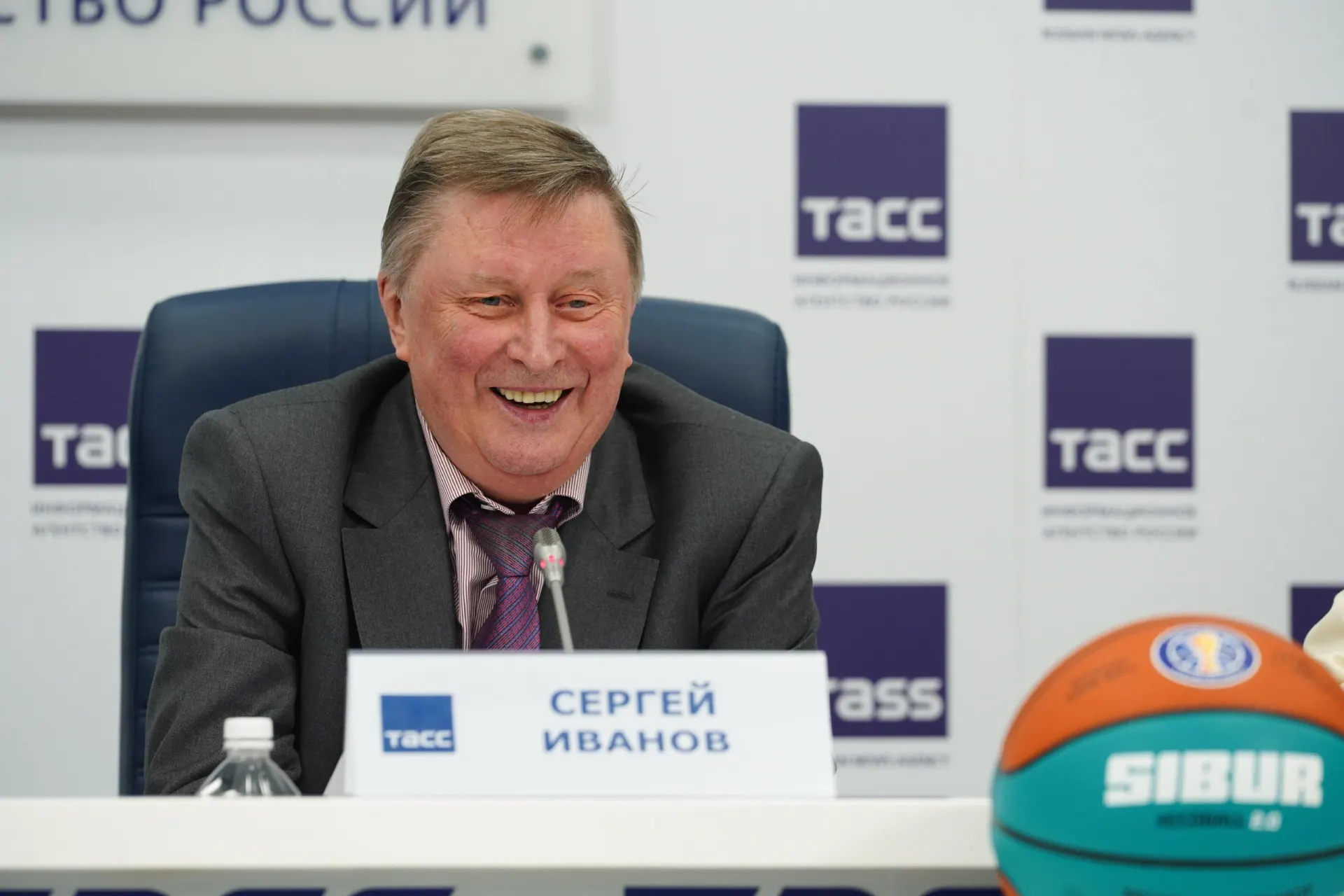 Близкий друг сообщил, что общался с бывшим министром всего три дня назад. Государственному деятелю было 73 года, обстоятельства смерти не уточняются.