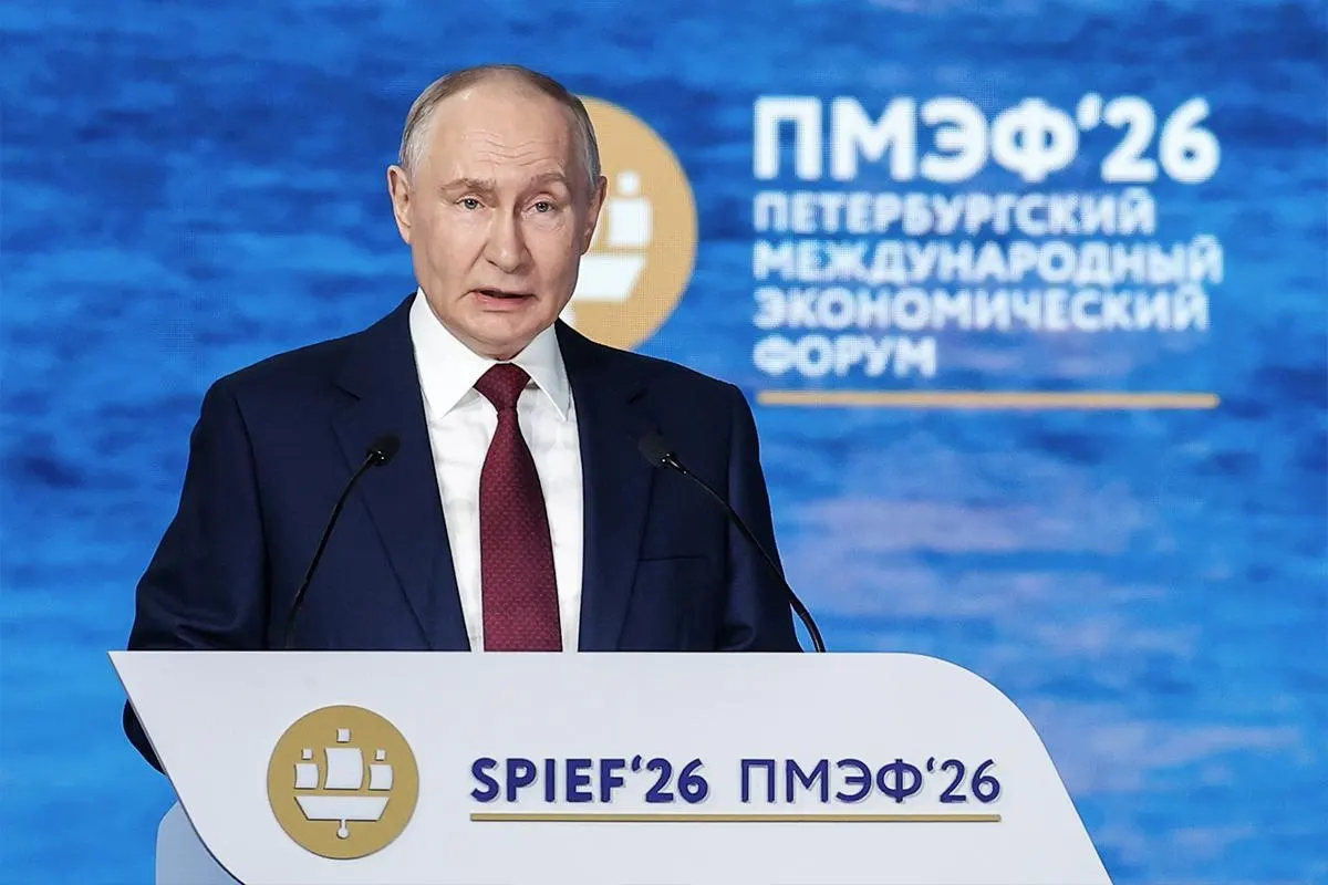 Президент России заявил, что не видит смысла в лично встречаться с лидером Украины до выработки конкретных договорённостей, охарактеризовав письмо как «бумажку с элементами хамства» и призвав войска продолжать работу.