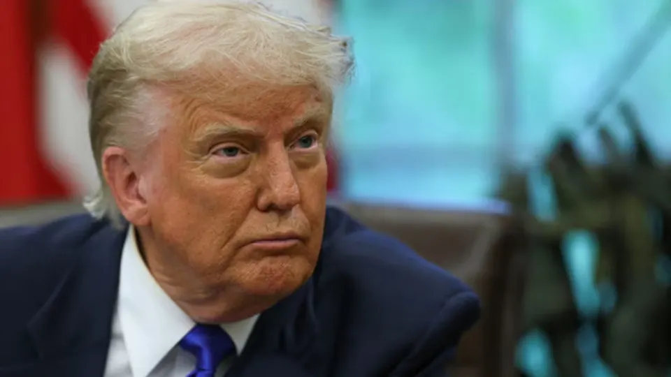 На саммите G7 президент США пообещал содействие Украине и настаивал на совместных действиях с союзниками по расчистке Ормузского пролива; лидеры договорились о наращивании поставок ПВО и обсуждают новые санкции против нефтегазового сектора России.