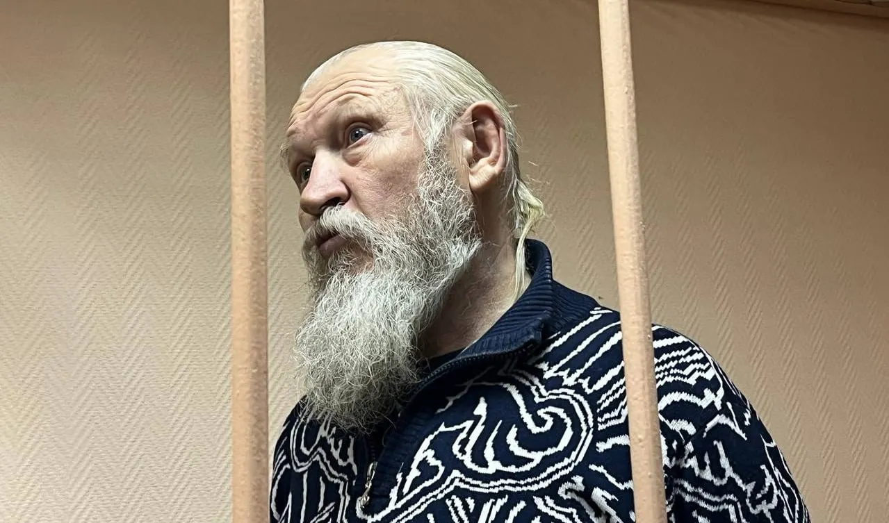 Росфинмониторинг внёс в перечень Михаила Глущенко — бывшего депутата от ЛДПР, ранее осуждённого на 17 лет за соучастие в убийстве Галины Старовойтовой.