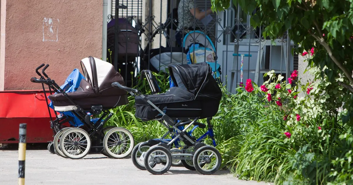 Подписан закон: при рождении или усыновлении второго и последующих детей семьи получат право на ипотечные каникулы до 18 месяцев независимо от дохода; закон начнёт действовать с 1 сентября 2026 года и распространяется на действующие договоры.