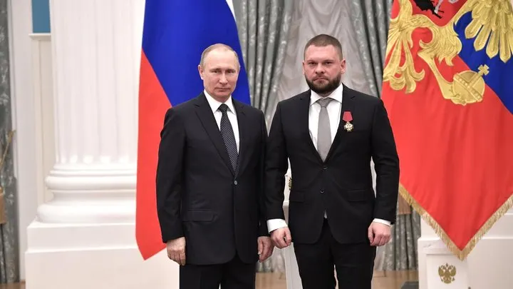 В декларациях кандидатов от «ЕР» обнаружены иностранные активы: у ряда претендентов указаны акции и облигации зарубежных компаний. Вопросы связаны с ограничениями на владение иностранными финансовыми инструментами при регистрации кандидатов.