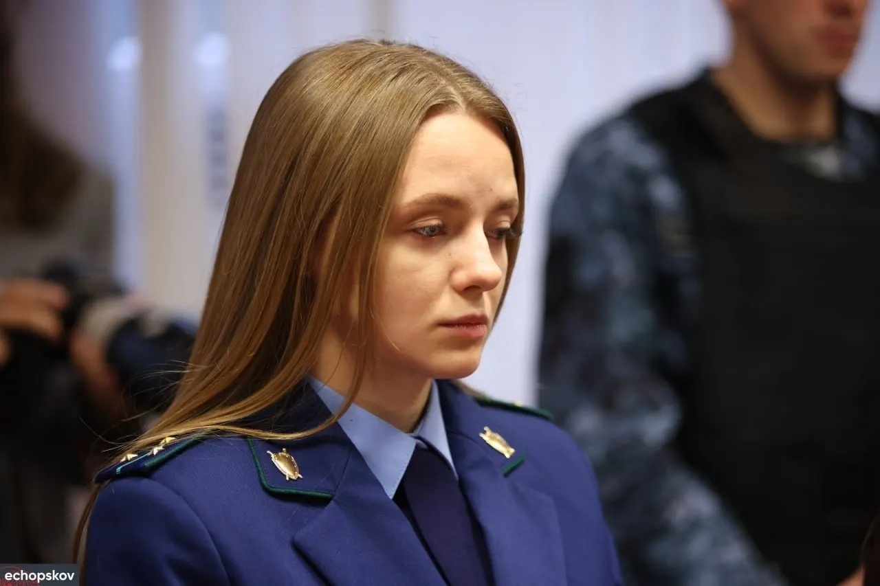 Анну Горячеву назначили прокурором по объединённому делу Льва Шлосберга. Ранее она была гособвинителем по первому уголовному делу, защита отводов не заявляла. Шлосберг оспаривает статус иноагента.