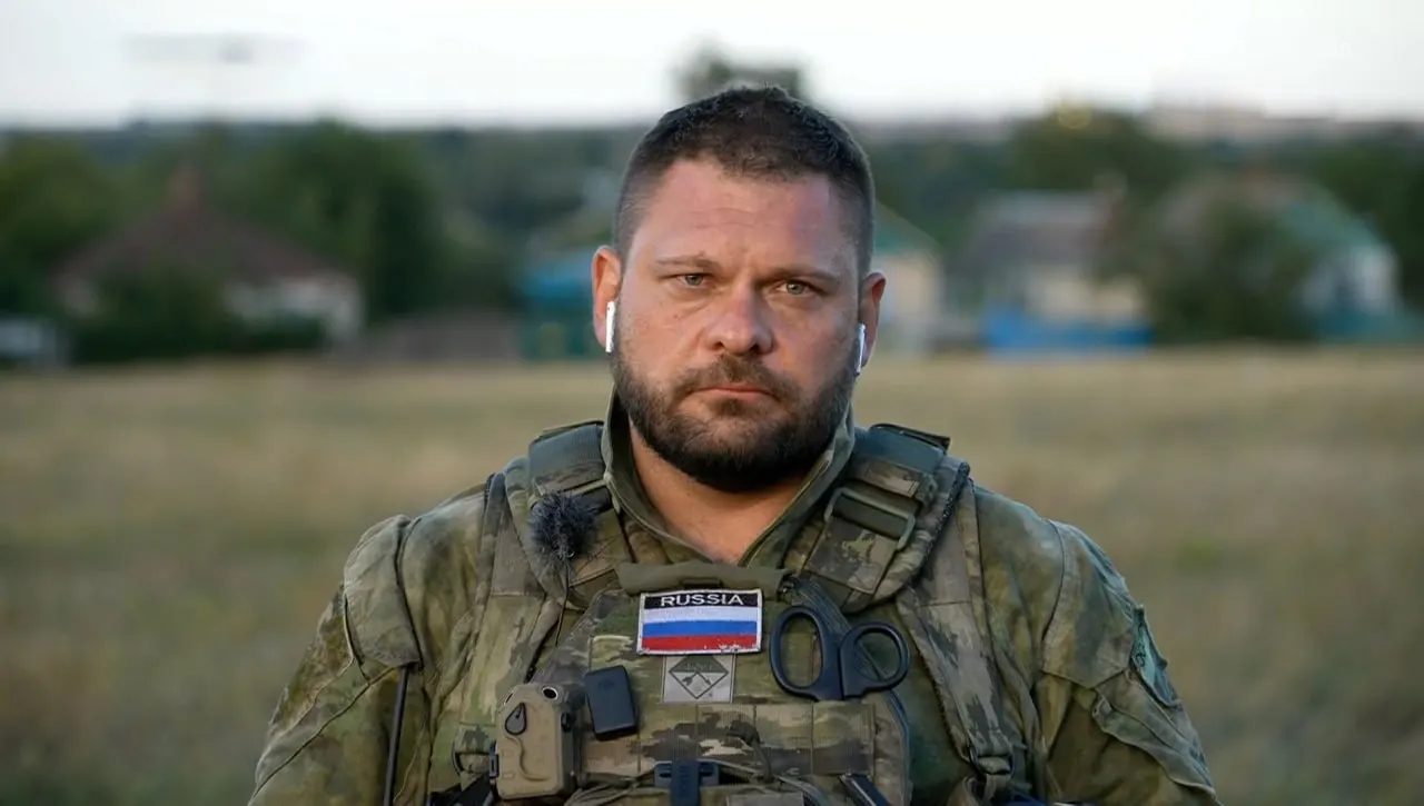 В декларации кандидата в Госдуму от «Единой России» указаны акции зарубежных компаний и паи иностранных фондов; партия заявила о передаче документов в ЦИК и об отчуждении активов.