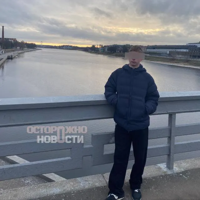 Подростка якобы обманом заставили подписать контракт в колледже. За день до 18‑летия военкомат потребовал явки, семье угрожали розыском. Родственники подали жалобы в правоохранительные органы.