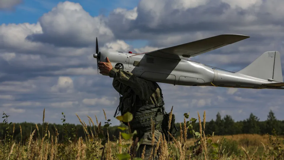 Документы с китайско‑российского форума по военно‑техническому сотрудничеству свидетельствуют о глубокой кооперации, направленной на разработку средств против спутниковых сетей и совместные проекты по автономным «роевым» боеприпасам, которые уже применяются в Украине.
