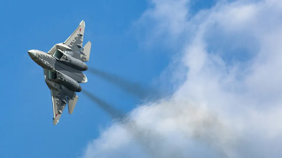 Минпромторг предъявил АО «Авиационная и морская электроника» требование о выплате 257,1 млн руб. неустойки по контракту на разработку газоразрядных дисплеев — третий этап работ просрочен более шести лет.