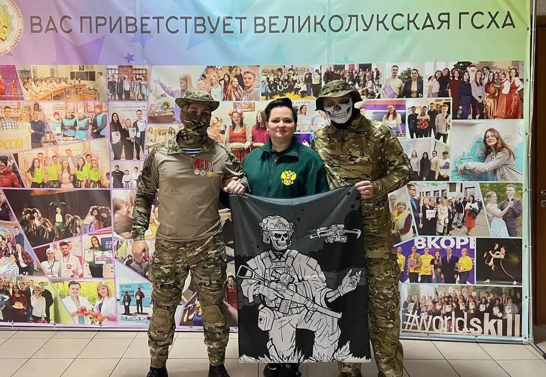 Арбитраж и Верховный суд признали недостаточными доказательства банка о переводе 661 млн рублей в «дружественные» фирмы, в результате чего политик не понесла субсидиарной ответственности. Она также известна общественной деятельностью в Псковской области и участием в мероприятиях с участниками войны.