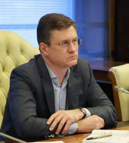 Александр Новак 7 июля провёл совещание по рынку топлива, потребовал ежедневного мониторинга, координации действий и оперативных дополнительных мер, чтобы не допустить локальных перебоев в поставках.