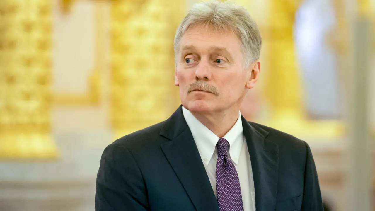 Пресс‑секретарь президента заявил, что вовлечение западных стран превратило спецоперацию в открытую войну; удары по гражданской инфраструктуре он назвал террористическими, при этом Россия сохраняет готовность к переговорам.