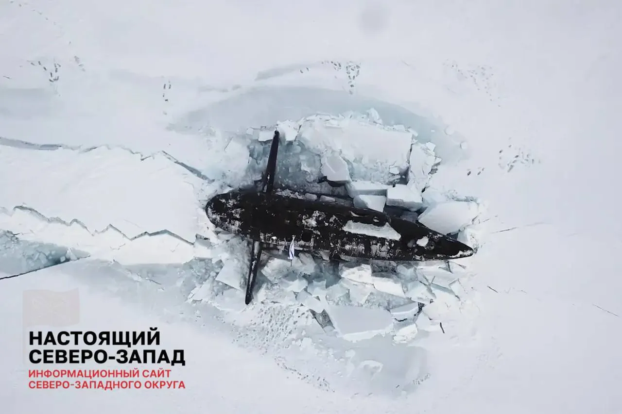 Правительство убрало показатель о доле современной военной техники в Арктической зоне из Федерального плана статистических работ. Решение совпало с масштабным наращиванием военной инфраструктуры в регионе — от заводов беспилотников до расширения частей и строительства новых городков.