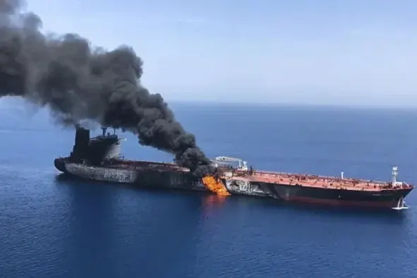 Компании приостановили покрытие военных рисков для морских перевозок в регионе: тарифы выросли в 2–4 раза, а рынок ищет механизмы компенсации огромных убытков.
