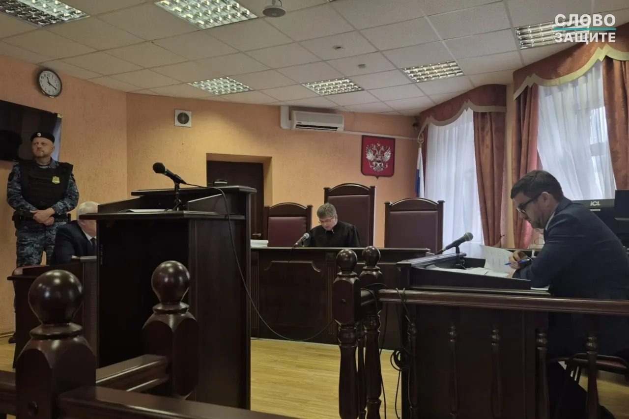 Региональный список «Яблока» сняли с регистрации по причине доверенности без печати, документ к моменту регистрации был исправлен; позже на федеральном уровне отменили регистрацию списка по иску другой партии.