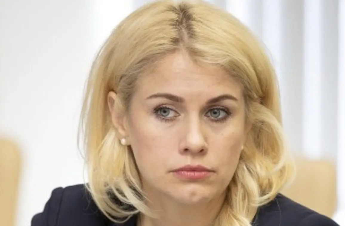 Апелляционная инстанция отменила решение Арбитражного суда и взыскала 240 тысяч рублей с экс-гендиректора за ущерб, связанный с конфликтом интересов при закупке мебели в 2017 году.