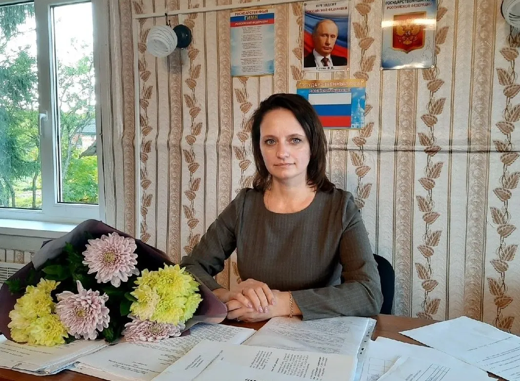 Проверка началась после фиксации прокуратурой факта незаконной вырубки деревьев в Гдовском районе; расследование касается руководителя районного собрания.