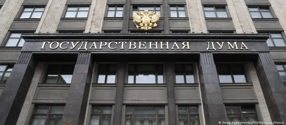 Кандидаты от партии Яблоко готовятся к голосованию в Госдуму на фоне арестов и давления, что ставит под вопрос перспективы кампании.
