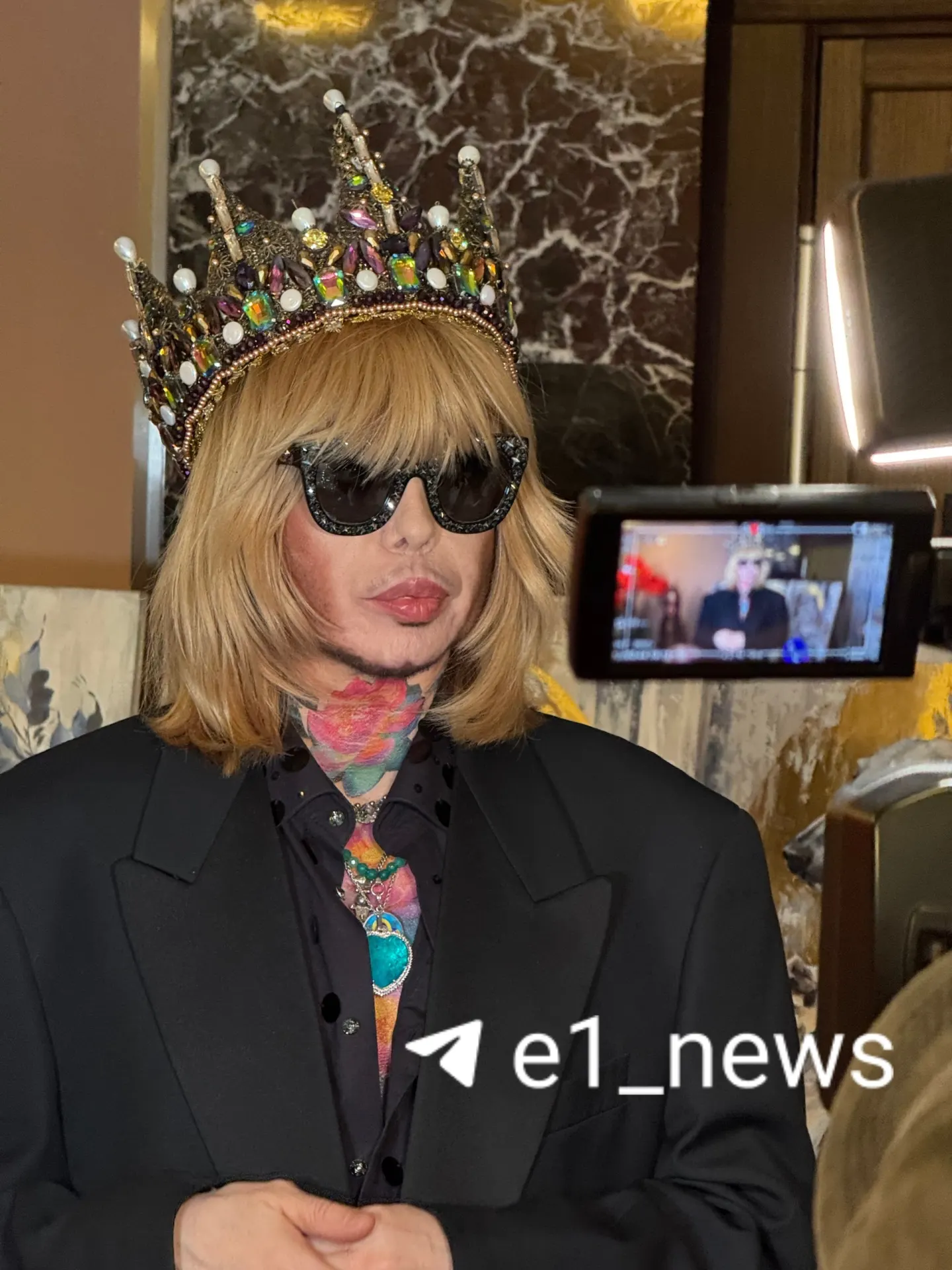 На фестивале моды в культурном центре «Урал» собрались дизайнеры со всей России; участников более 350 человек. Организаторы подчеркнули поддержку отечественной индустрии и приверженность российским производителям.
