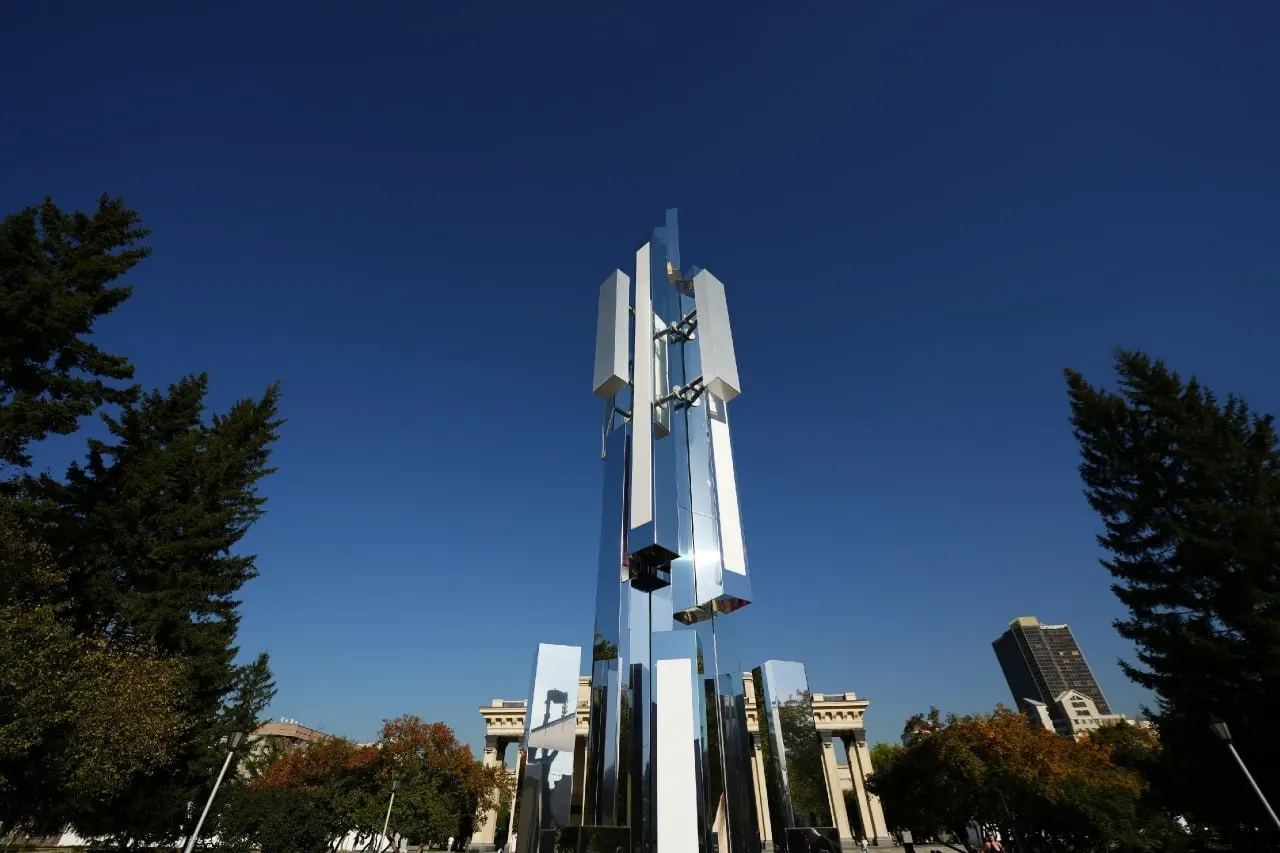 Операторы запустили сеть 5G в нескольких городах России, расширяя возможности умного города, телемедицины и автономного транспорта.
