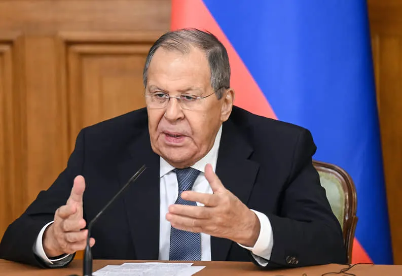Министр иностранных дел РФ заявил на встрече с редакторами африканских изданий, что информационная борьба вокруг операции будет продолжаться и усиливаться.