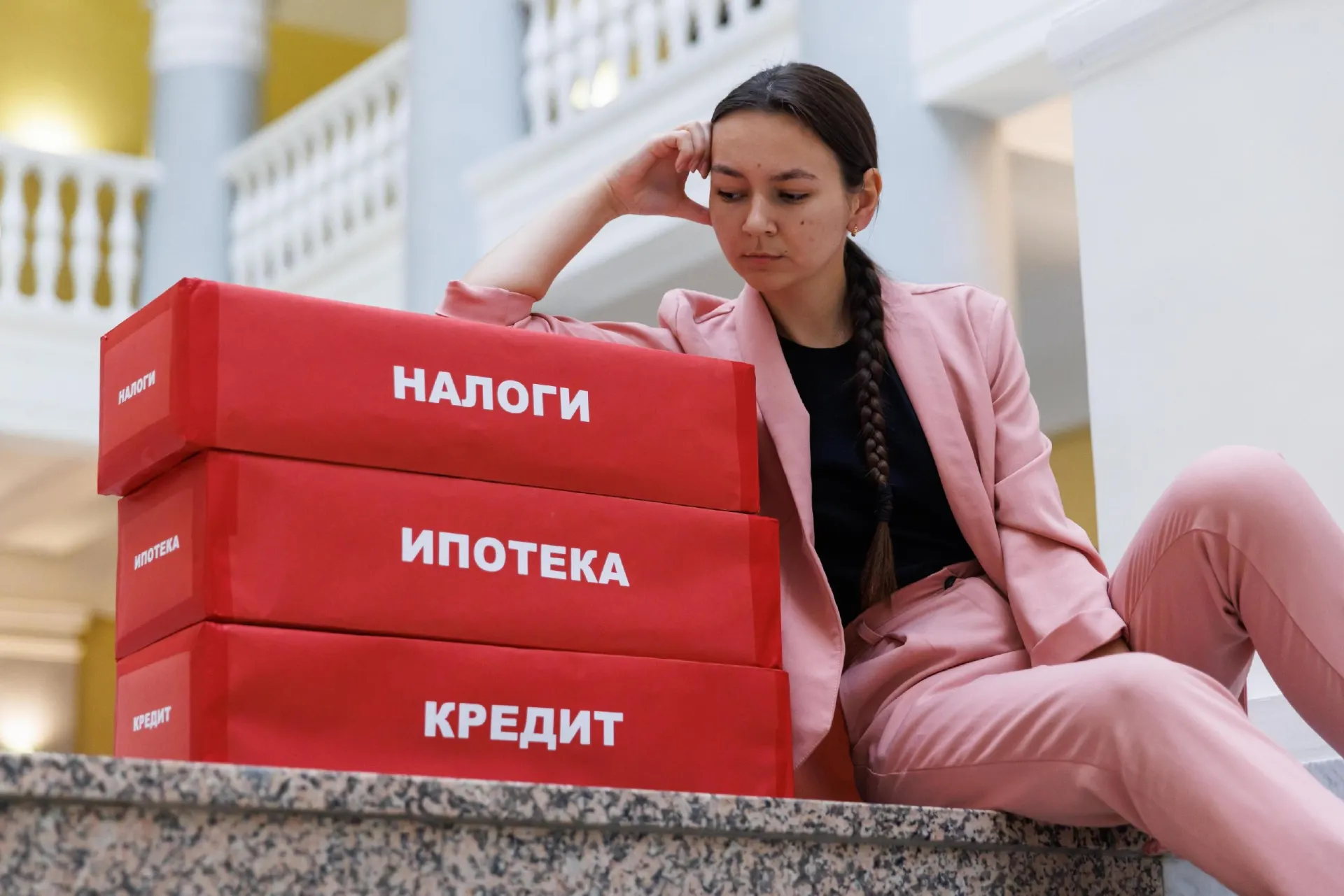 Экономист обсуждает бюджет на 2027 год и риски чрезмерного налогового давления на экономику.