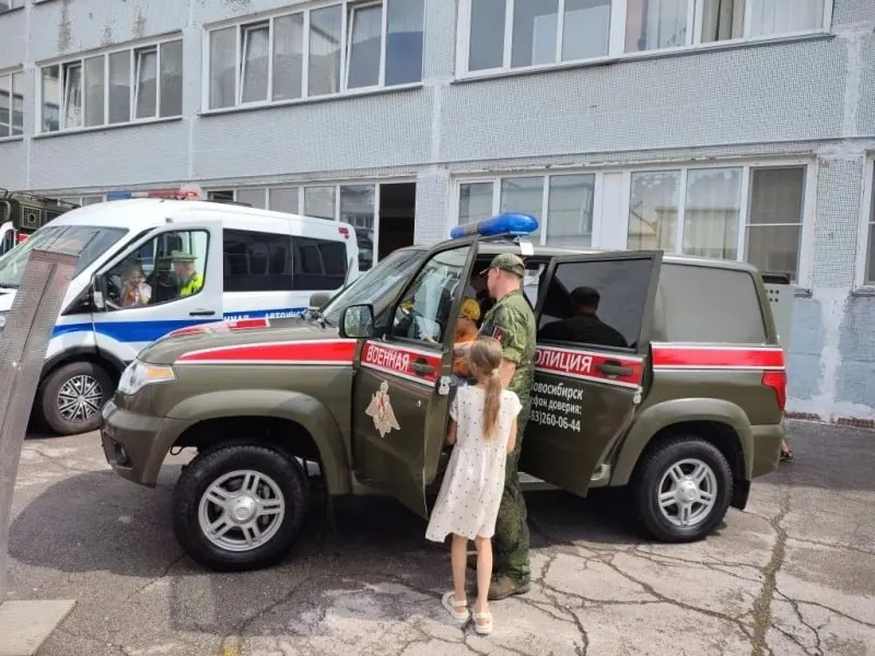 Правительство обсуждает расширение полномочий военной полиции: право опрашивать граждан и требовать документы при розыске военнослужащих, включая работу в гражданской одежде.