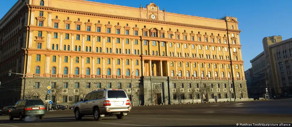 Задержанный немец предположительно служил снайпером на стороне ВСУ и дезертировал после невыплаты обещанных средств; в материалах также упоминаются случаи задержаний иностранных граждан за участие в боевых действиях.