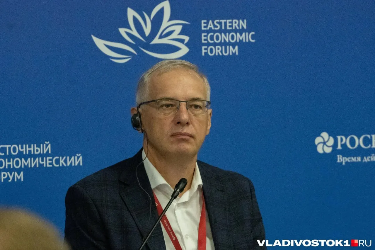 Дмитрий Алексеев похвалил повышение Олега Кожемяко до полпреда на Дальнем Востоке и назначение Константина Шестакова и.о. губернатора Владивостока, назвав происходящее шансом увидеть регион с разных сторон.